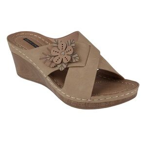 Good Choice Shelly Natural Wedge Sandals SIZE 9.5